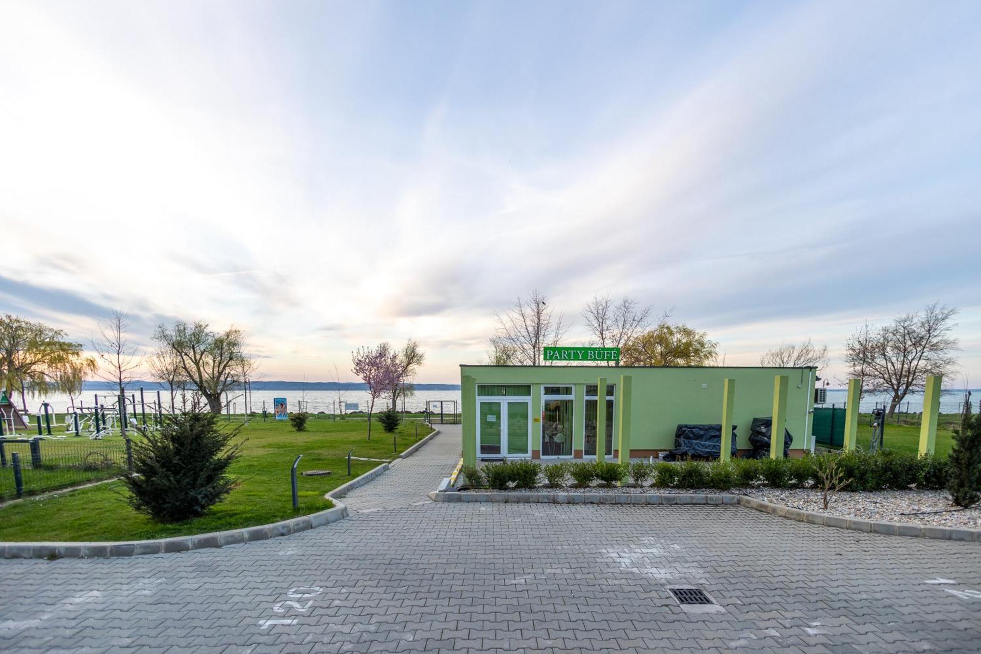 Gold Mandala Apartman Siofok By Bltn Exterior foto
